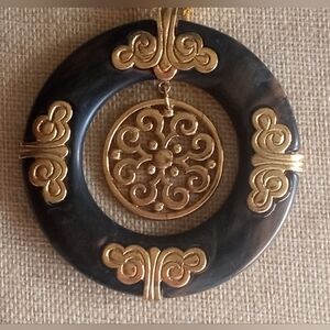 Trifari VTG Brown With Gold Tone Scrolls Spinner 3.5" Pendant Chain Necklace